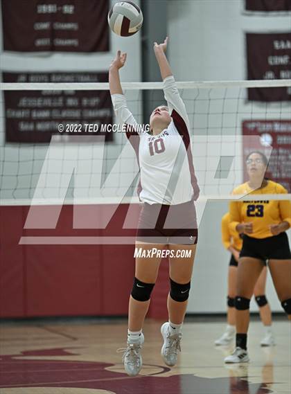 Thumbnail 3 in Mayflower @ Perryville photogallery.