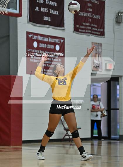 Thumbnail 3 in Mayflower @ Perryville photogallery.