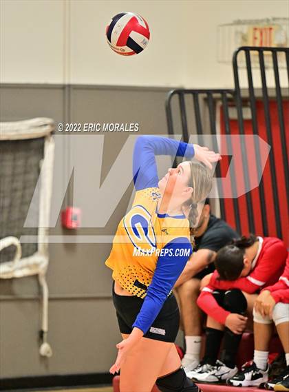 Thumbnail 3 in Clairemont vs Grossmont (Monte Vista Invitational) photogallery.