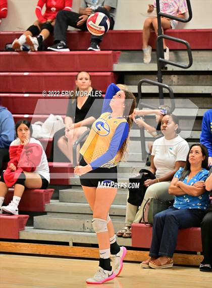 Thumbnail 2 in Clairemont vs Grossmont (Monte Vista Invitational) photogallery.