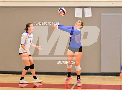 Thumbnail 3 in Clairemont vs Grossmont (Monte Vista Invitational) photogallery.