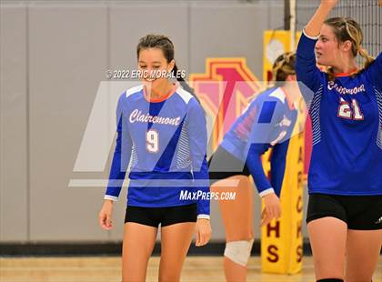 Thumbnail 1 in Clairemont vs Grossmont (Monte Vista Invitational) photogallery.