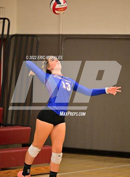 Thumbnail 3 in Clairemont vs Grossmont (Monte Vista Invitational) photogallery.