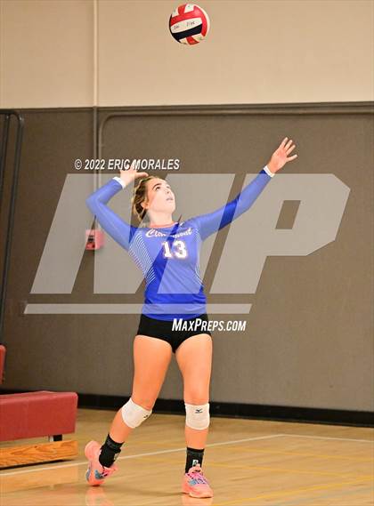 Thumbnail 3 in Clairemont vs Grossmont (Monte Vista Invitational) photogallery.