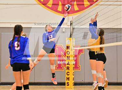 Thumbnail 1 in Clairemont vs Grossmont (Monte Vista Invitational) photogallery.