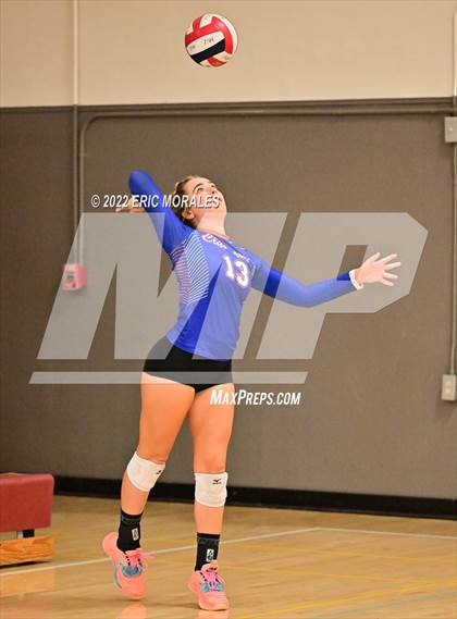 Thumbnail 2 in Clairemont vs Grossmont (Monte Vista Invitational) photogallery.