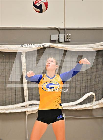 Thumbnail 2 in Clairemont vs Grossmont (Monte Vista Invitational) photogallery.