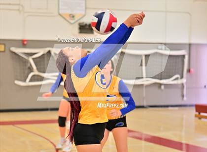 Thumbnail 2 in Clairemont vs Grossmont (Monte Vista Invitational) photogallery.