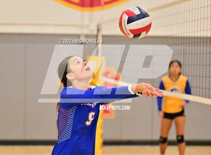 Thumbnail 2 in Clairemont vs Grossmont (Monte Vista Invitational) photogallery.