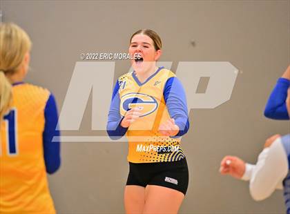 Thumbnail 2 in Clairemont vs Grossmont (Monte Vista Invitational) photogallery.