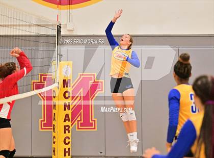 Thumbnail 3 in Clairemont vs Grossmont (Monte Vista Invitational) photogallery.