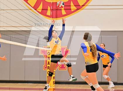 Thumbnail 3 in Clairemont vs Grossmont (Monte Vista Invitational) photogallery.