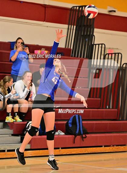 Thumbnail 1 in Clairemont vs Grossmont (Monte Vista Invitational) photogallery.