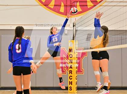 Thumbnail 2 in Clairemont vs Grossmont (Monte Vista Invitational) photogallery.