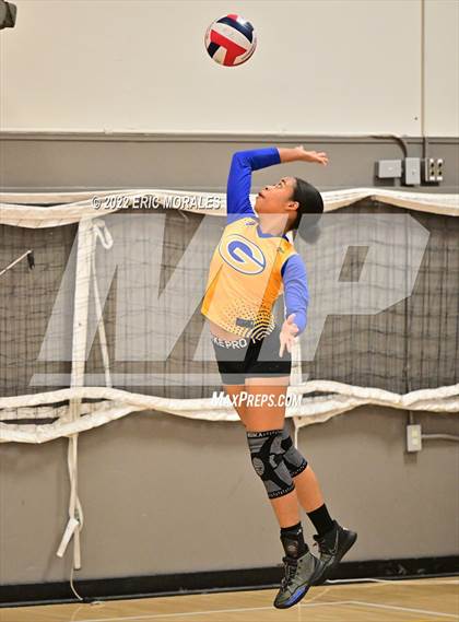 Thumbnail 1 in Clairemont vs Grossmont (Monte Vista Invitational) photogallery.