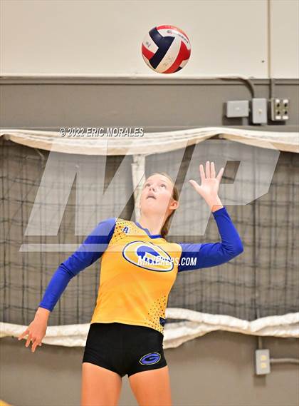 Thumbnail 2 in Clairemont vs Grossmont (Monte Vista Invitational) photogallery.