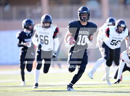 Thumbnail 2 in Limon vs. Strasburg (CHSAA 1A Championship) photogallery.