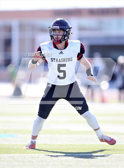 Thumbnail 3 in Limon vs. Strasburg (CHSAA 1A Championship) photogallery.