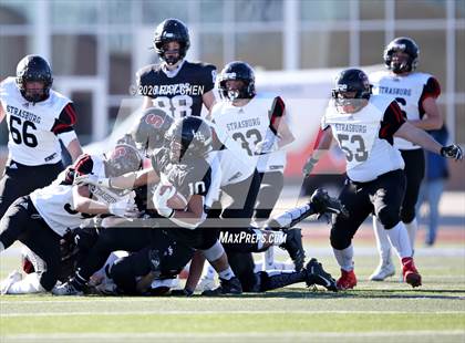 Thumbnail 3 in Limon vs. Strasburg (CHSAA 1A Championship) photogallery.