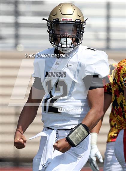 Thumbnail 3 in Archbishop Mitty vs. Oakdale (Honor Bowl) photogallery.