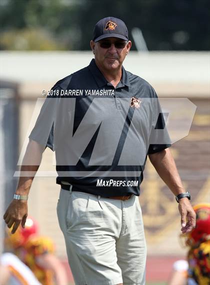 Thumbnail 2 in Archbishop Mitty vs. Oakdale (Honor Bowl) photogallery.