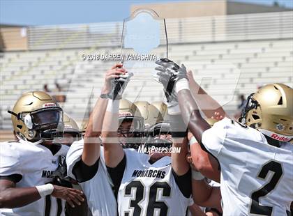 Thumbnail 1 in Archbishop Mitty vs. Oakdale (Honor Bowl) photogallery.