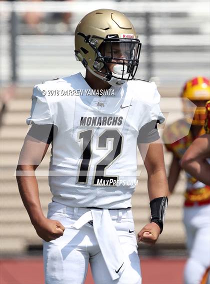 Thumbnail 1 in Archbishop Mitty vs. Oakdale (Honor Bowl) photogallery.