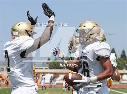 Thumbnail 2 in Archbishop Mitty vs. Oakdale (Honor Bowl) photogallery.