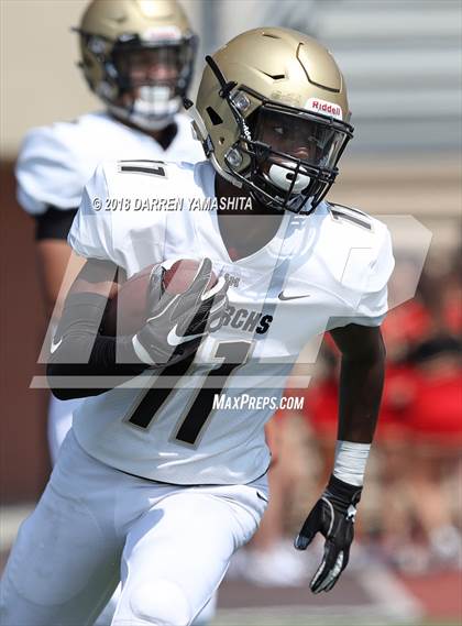 Thumbnail 2 in Archbishop Mitty vs. Oakdale (Honor Bowl) photogallery.