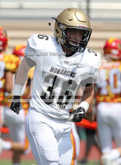 Thumbnail 1 in Archbishop Mitty vs. Oakdale (Honor Bowl) photogallery.