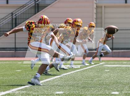 Thumbnail 2 in Archbishop Mitty vs. Oakdale (Honor Bowl) photogallery.