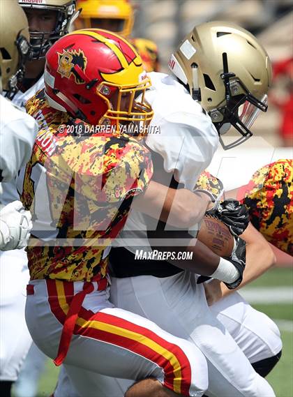 Thumbnail 2 in Archbishop Mitty vs. Oakdale (Honor Bowl) photogallery.