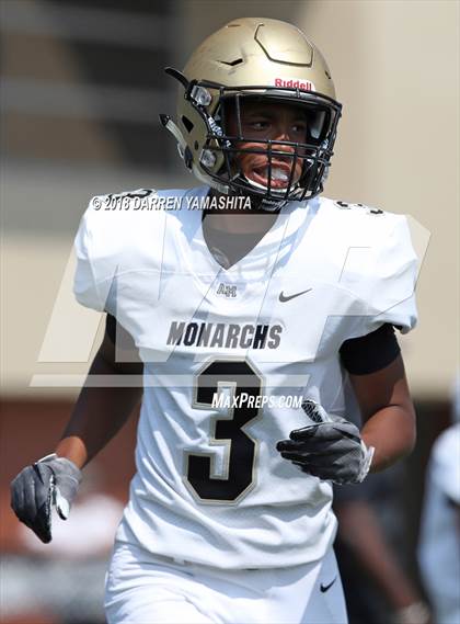 Thumbnail 1 in Archbishop Mitty vs. Oakdale (Honor Bowl) photogallery.