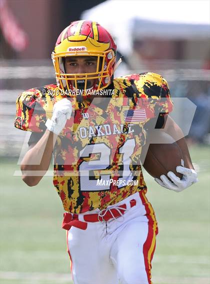 Thumbnail 2 in Archbishop Mitty vs. Oakdale (Honor Bowl) photogallery.
