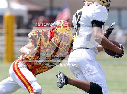 Thumbnail 3 in Archbishop Mitty vs. Oakdale (Honor Bowl) photogallery.