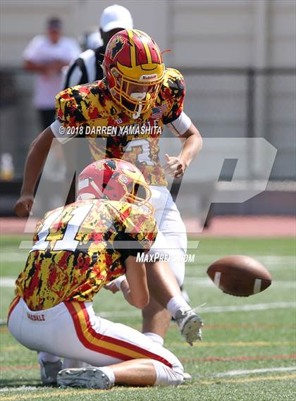 Thumbnail 2 in Archbishop Mitty vs. Oakdale (Honor Bowl) photogallery.