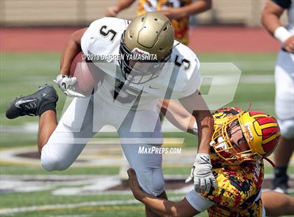 Thumbnail 1 in Archbishop Mitty vs. Oakdale (Honor Bowl) photogallery.