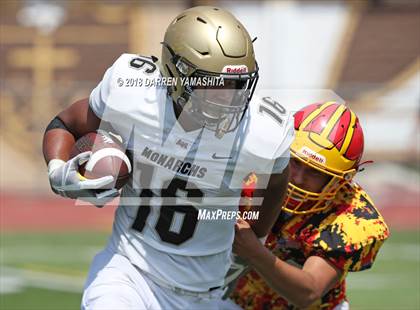 Thumbnail 3 in Archbishop Mitty vs. Oakdale (Honor Bowl) photogallery.