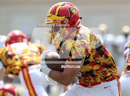 Thumbnail 1 in Archbishop Mitty vs. Oakdale (Honor Bowl) photogallery.
