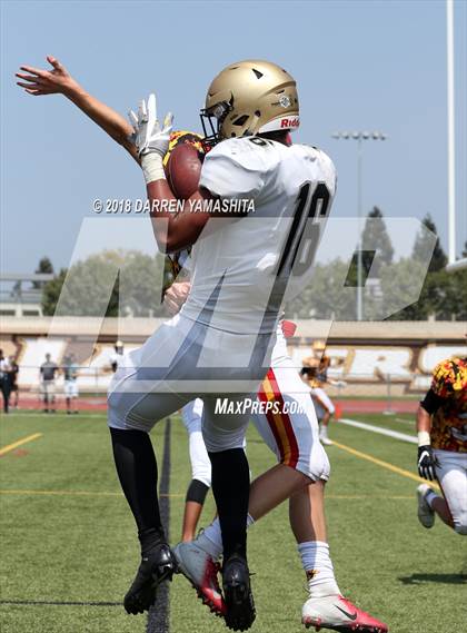 Thumbnail 1 in Archbishop Mitty vs. Oakdale (Honor Bowl) photogallery.