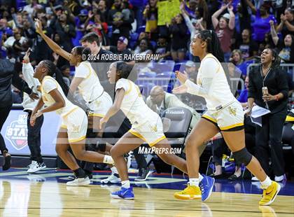 Thumbnail 3 in Canyon vs. La Vega (UIL 4A Basketball Final) photogallery.