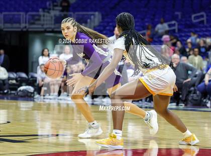Thumbnail 2 in Canyon vs. La Vega (UIL 4A Basketball Final) photogallery.