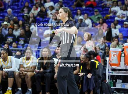 Thumbnail 2 in Canyon vs. La Vega (UIL 4A Basketball Final) photogallery.