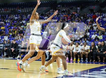 Thumbnail 3 in Canyon vs. La Vega (UIL 4A Basketball Final) photogallery.