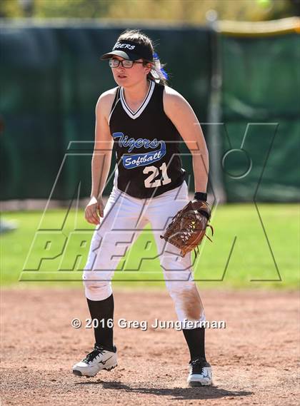 Thumbnail 1 in Analy vs. Dixon (Napa Tournament) photogallery.