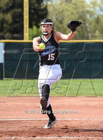 Thumbnail 3 in Analy vs. Dixon (Napa Tournament) photogallery.