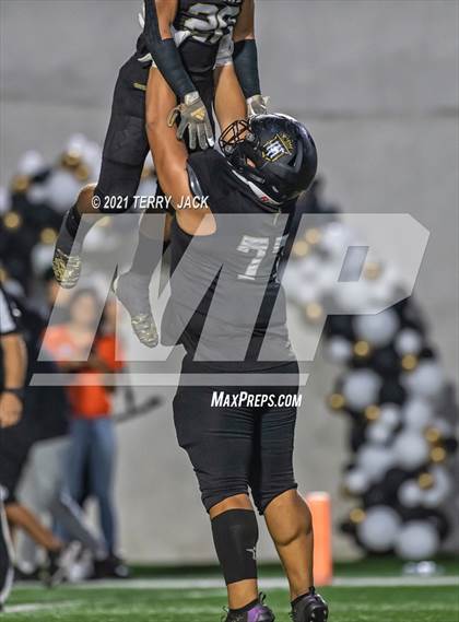 Thumbnail 2 in Helix @ Servite photogallery.