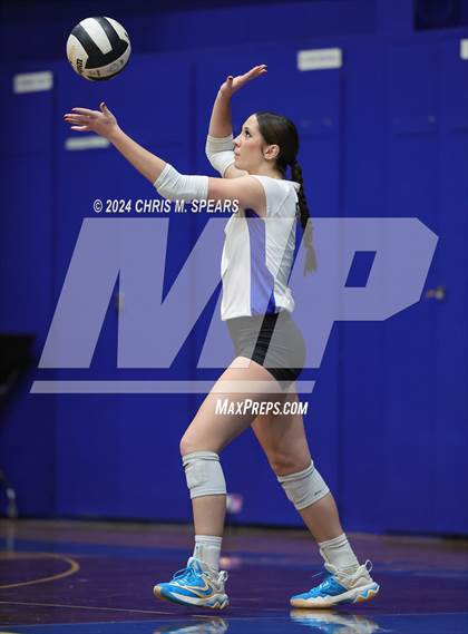Thumbnail 3 in St. John Lutheran vs. St. John Paul II photogallery.