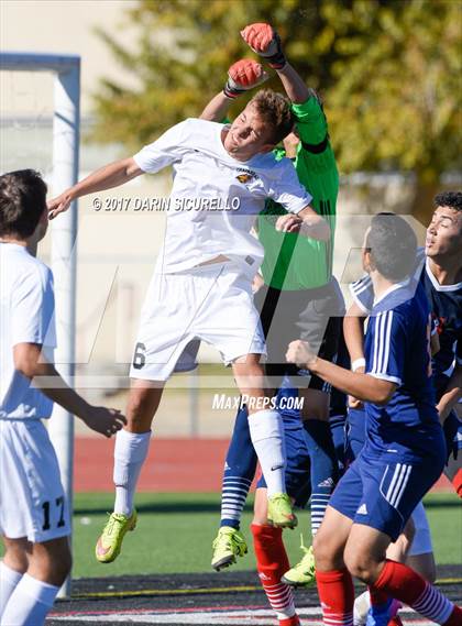 Thumbnail 3 in Independence vs Chaparral (AIA 5A Quarterfinal Playoff) photogallery.