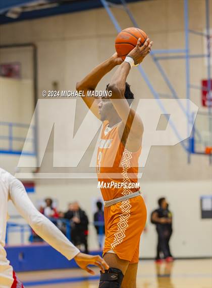 Thumbnail 3 in Carter vs White (Beaumont ISD/YMBL Basketball Tournament) photogallery.